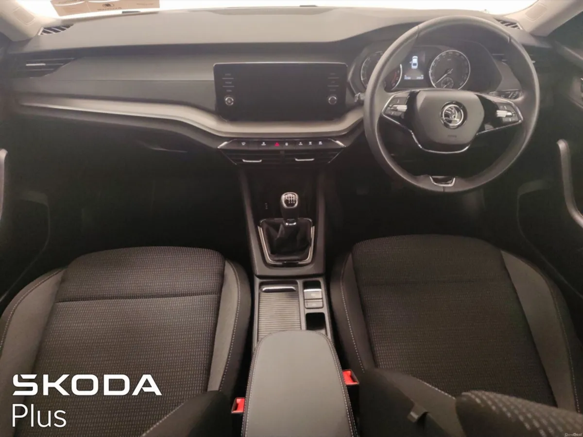 Skoda Octavia AMBITION 2.0 TDI 115HP 5DR - Image 4