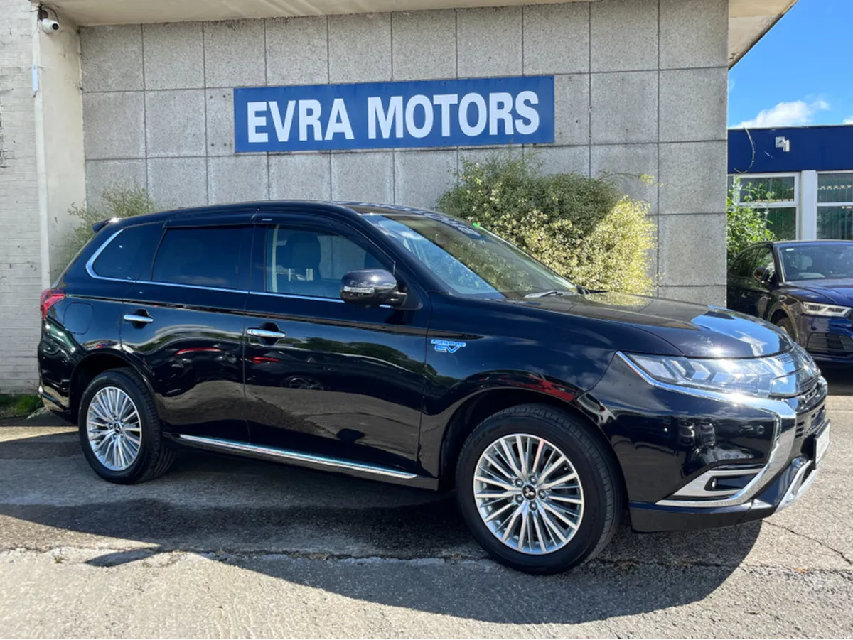 Mitsubishi Outlander PHEV G PLUS 2.4 PETROL HYBRID - Image 3