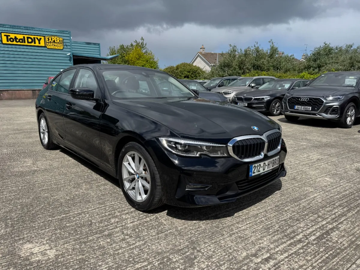 BMW 3-Series SE PRO AUTO - Image 2