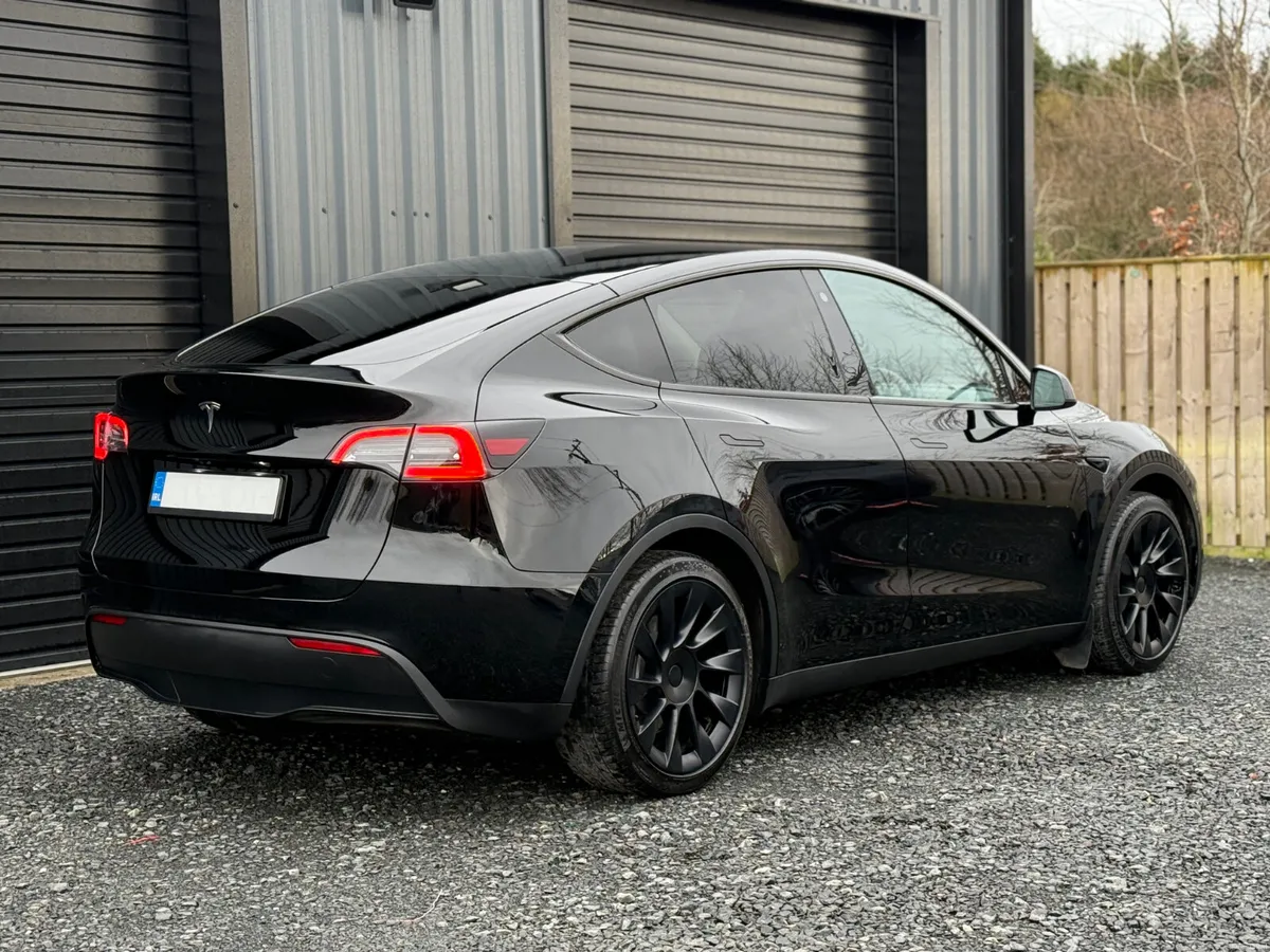 221 Tesla Model Y Long Range Low Km - Image 3