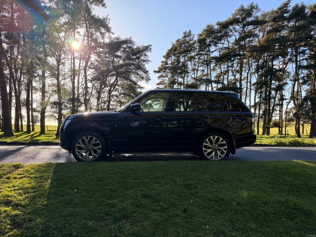 Land Rover Range Rover Diesel Vogue Low KM - Image 4