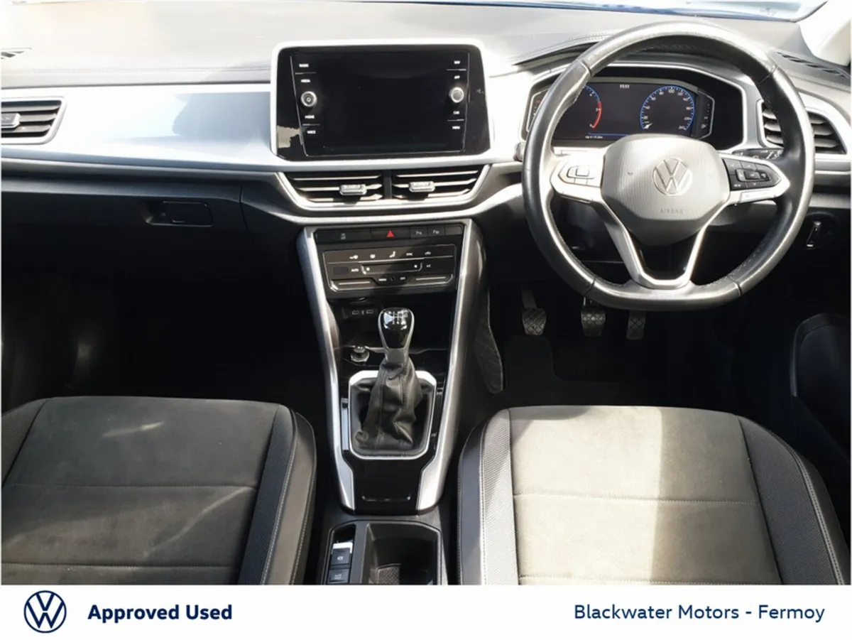Volkswagen T-Roc 2.0TDI 116BHP STYLE WITH REVIEW C - Image 3