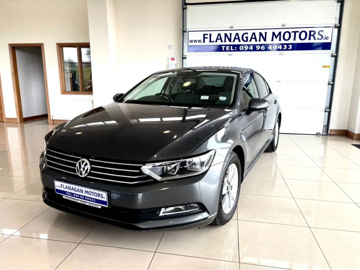 Volkswagen Passat TRENDLINE 1.6 TDI MANUAL 6SPEED - Image 1