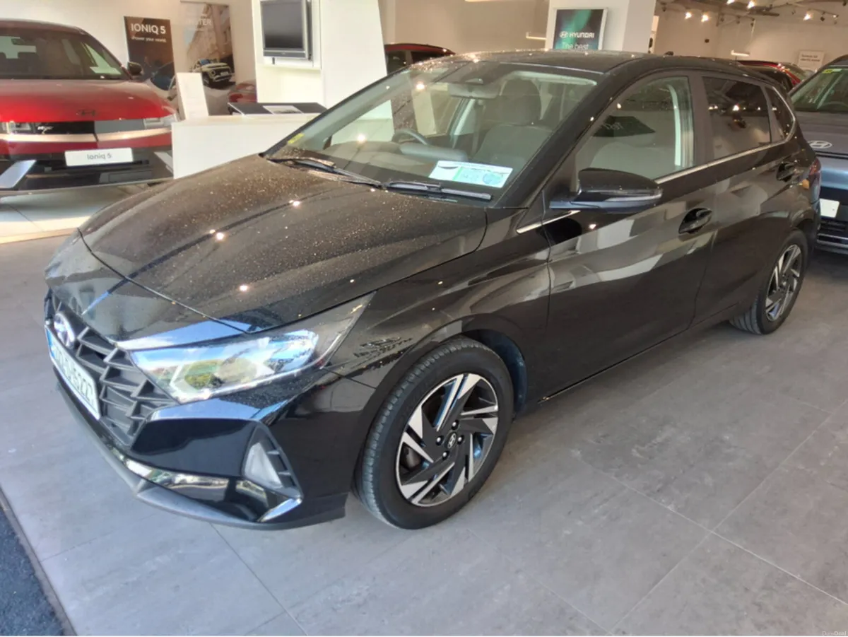 Hyundai i20 DELUXE PLUS ** VERY LOW KMS ** - Image 3