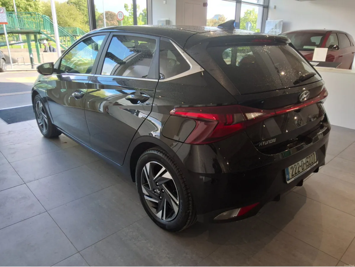 Hyundai i20 DELUXE PLUS ** VERY LOW KMS ** - Image 4