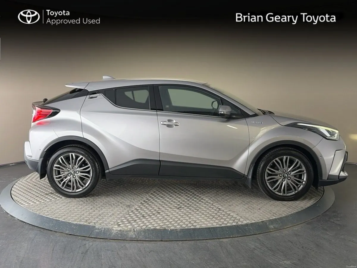 Toyota C-HR HYBRID SOL - Image 3