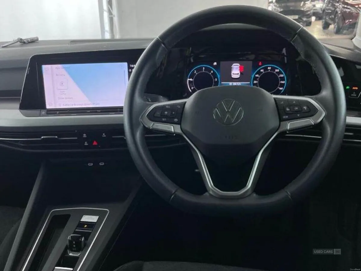 Volkswagen Golf DIESEL HATCHBACK - Image 4
