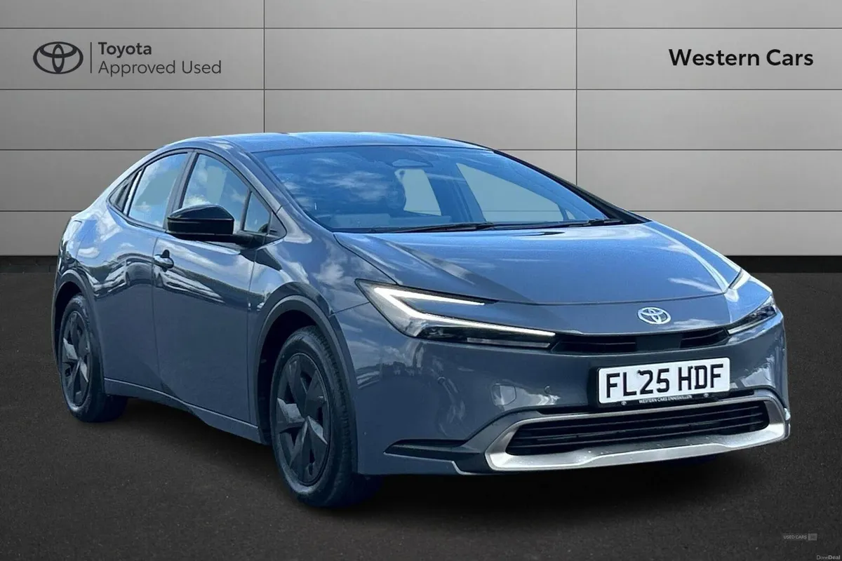 Toyota Prius 2.0 13.6kWh Design CVT Euro 6 (s/s) 5 - Image 1