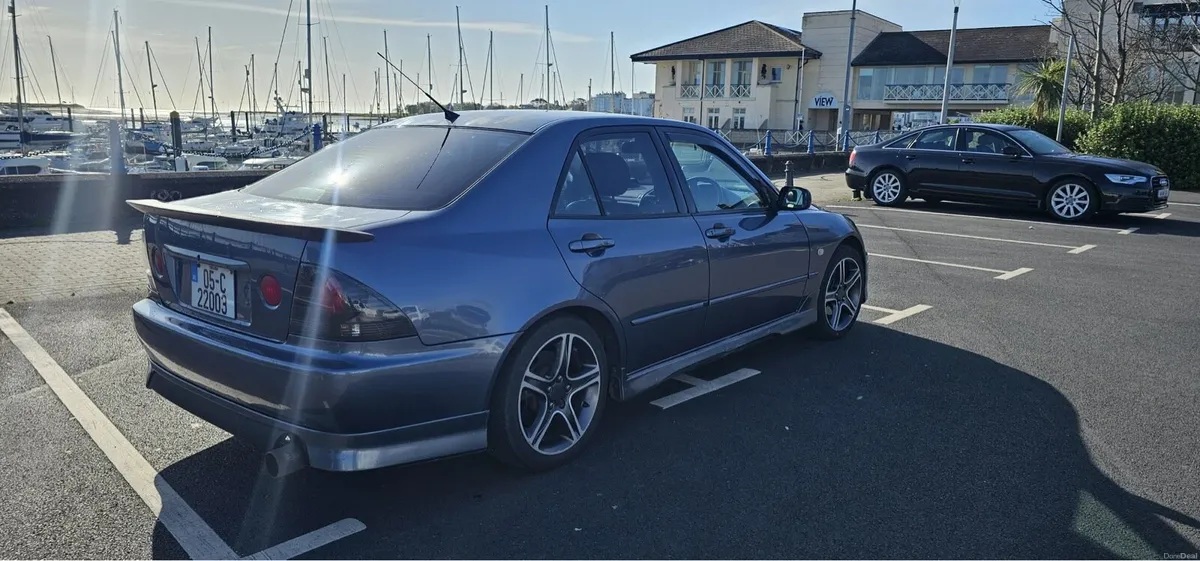 Car - Image 4