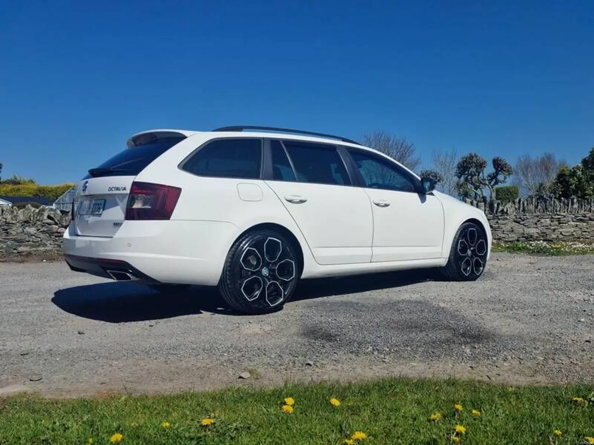 2014 Skoda Octavia - Image 3