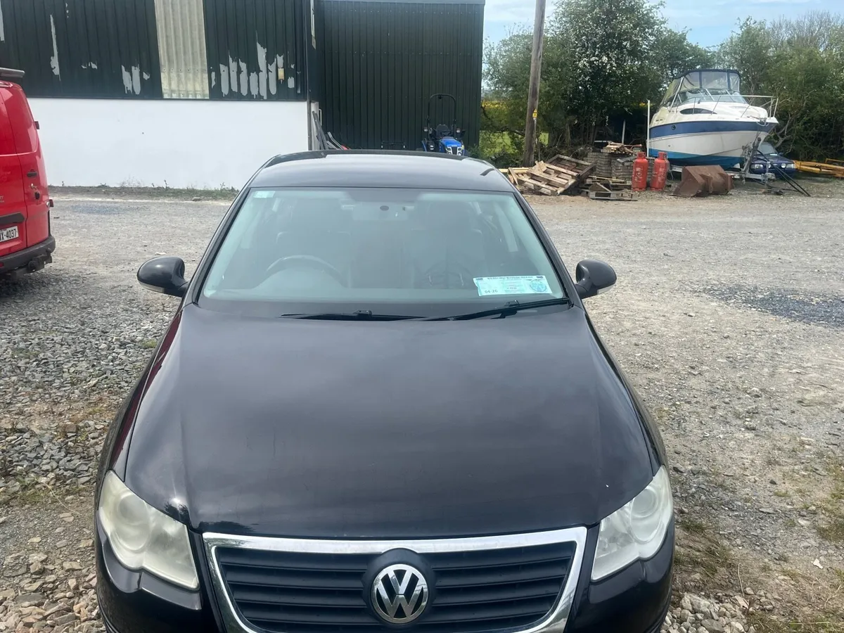 Volkswagen Passat 2008 - Image 2