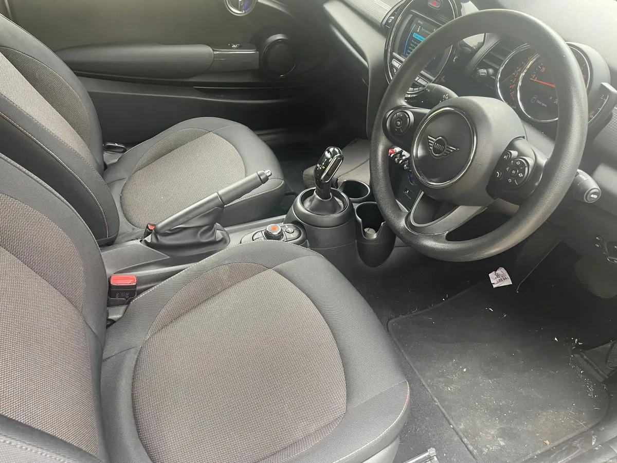 Mini Cooper 2020 - Image 2