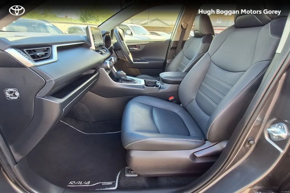 Toyota RAV4 RAV4 HYBRID SOL 4DR AUTO - Image 6