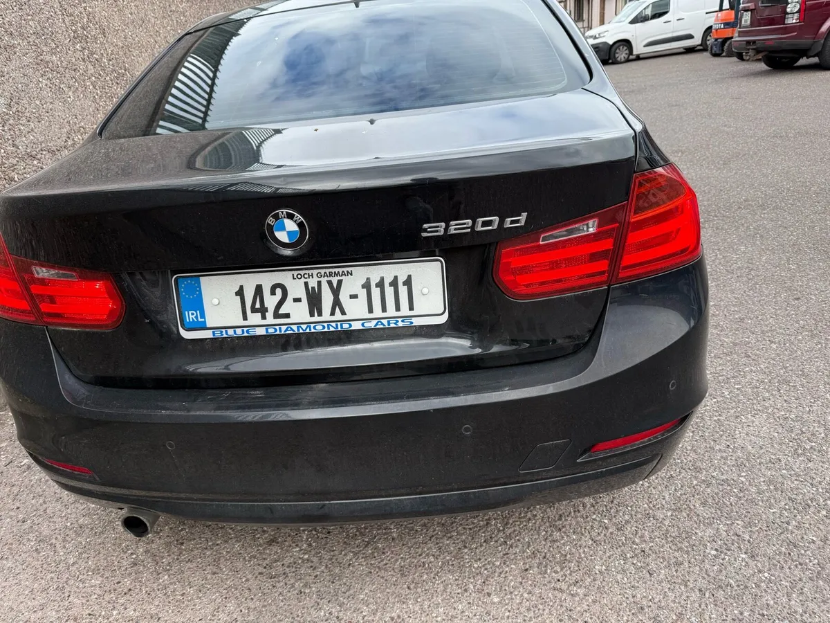 Car bmw 320d manual fresh condition - Image 2