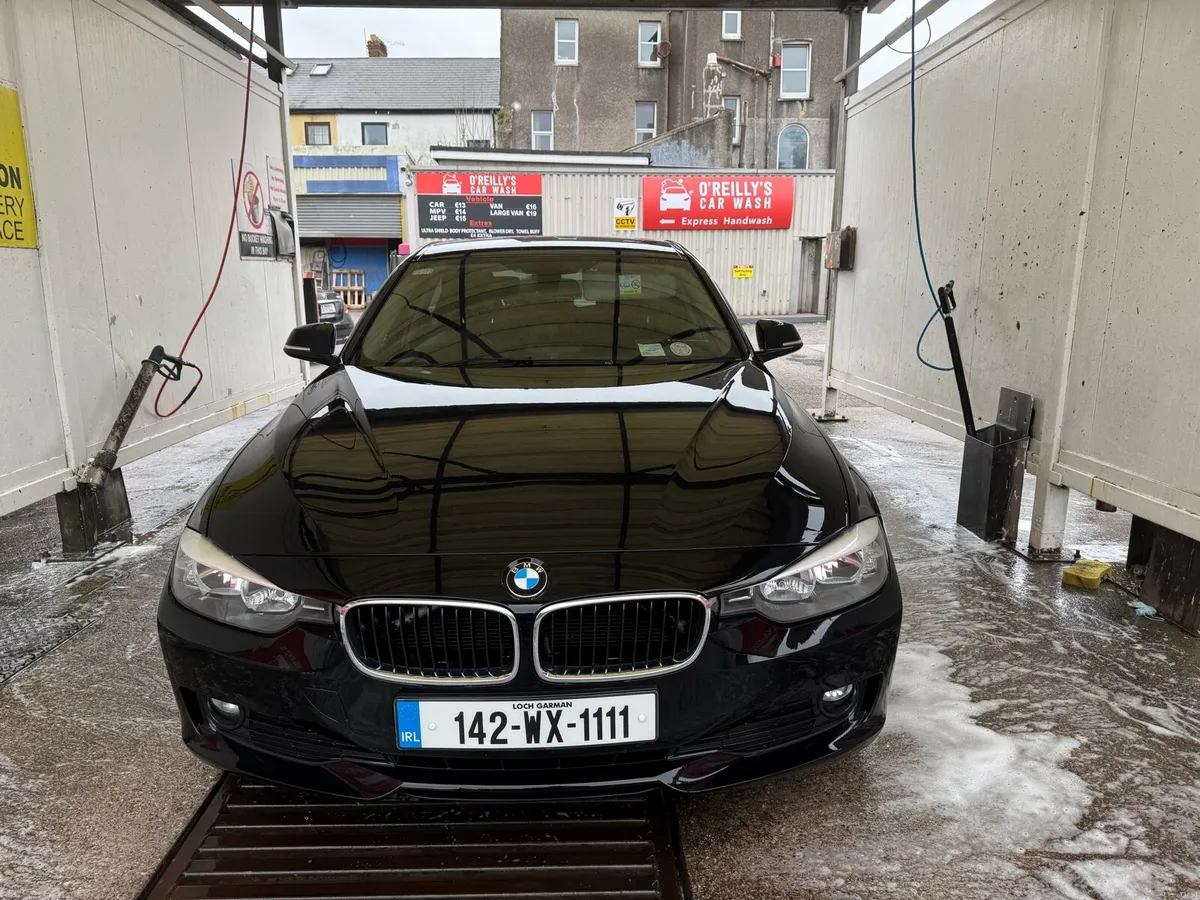 Car bmw 320d manual fresh condition - Image 1