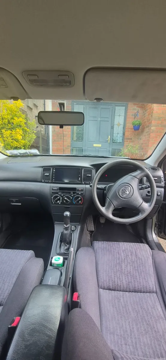 Toyota Corolla 2004 - Image 2