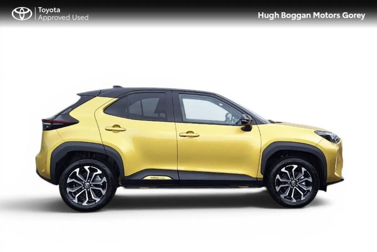 Toyota Yaris Cross YARIS CROSS LUNA SPORT - Image 3