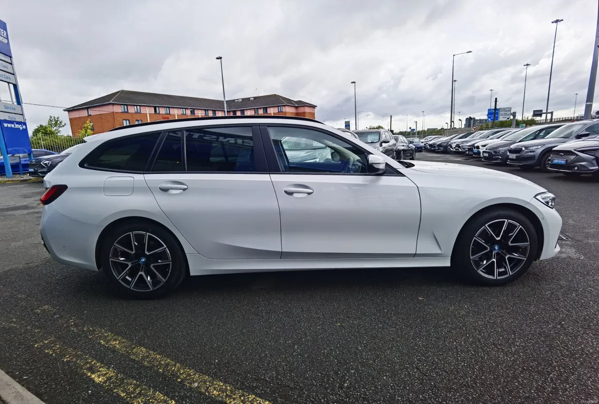 BMW 3 SERIES 320D SE PRO AUTOMATIC ESTATE - Image 5