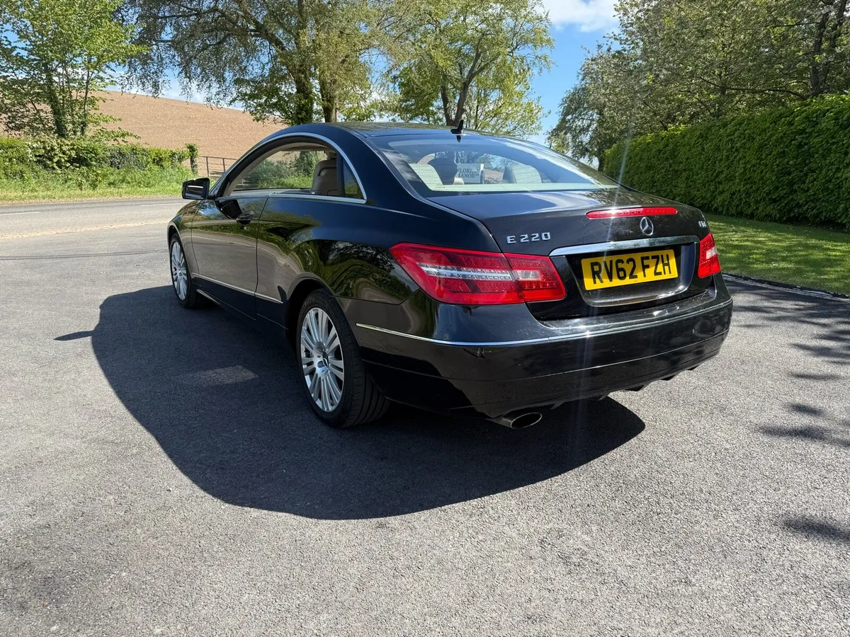 Mercedes E220 Diesel Manual Full MOT 52 MPG - Image 3