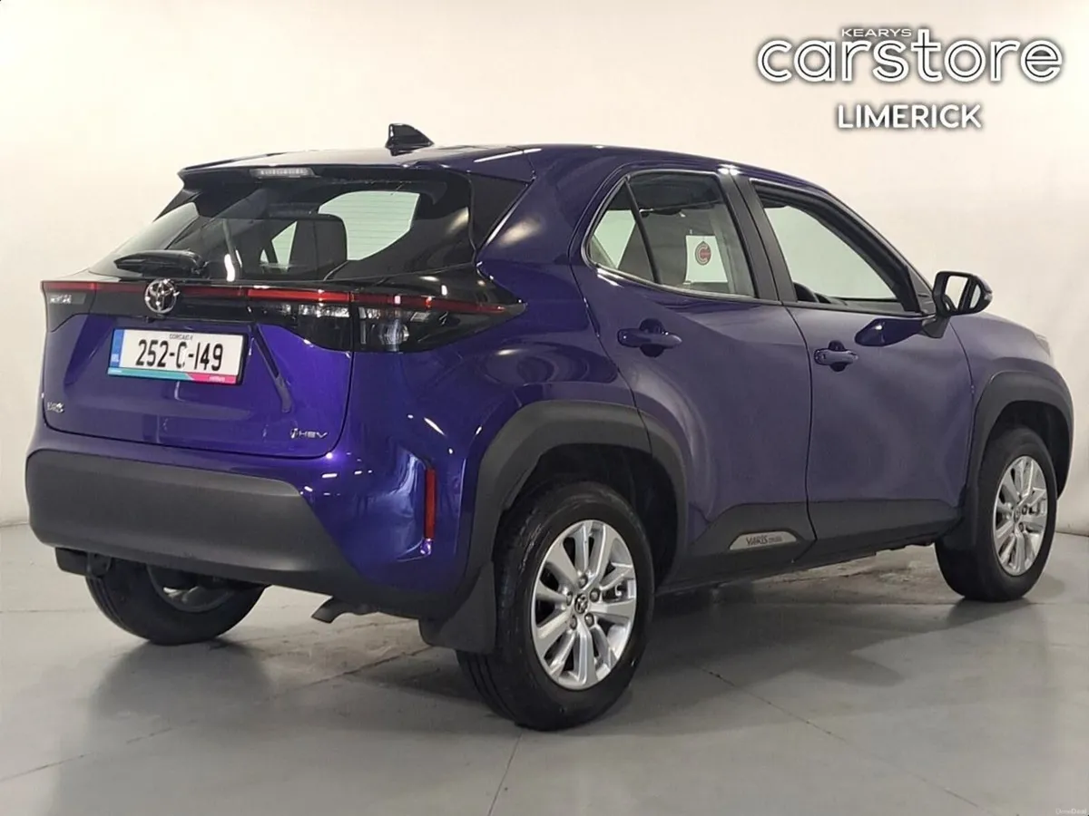 Toyota Yaris Cross 1.5 Hybrid Luna - Image 3