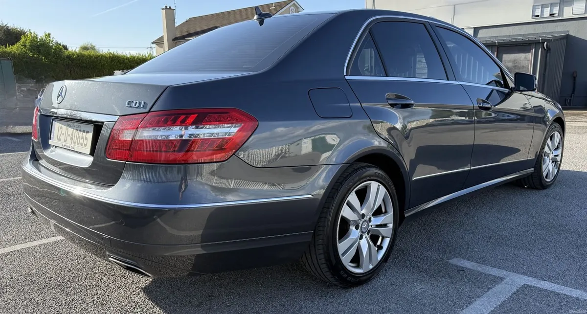 Mercedes-Benz E-Class 2012 - Image 5