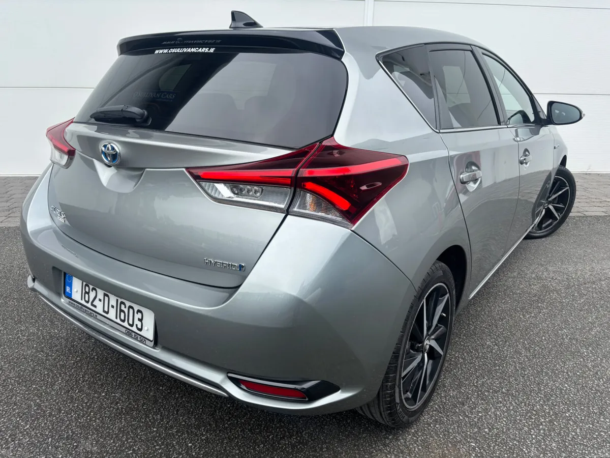 2018 TOYOTA AURIS HYBRID LUNA A/T LOW KM - Image 3