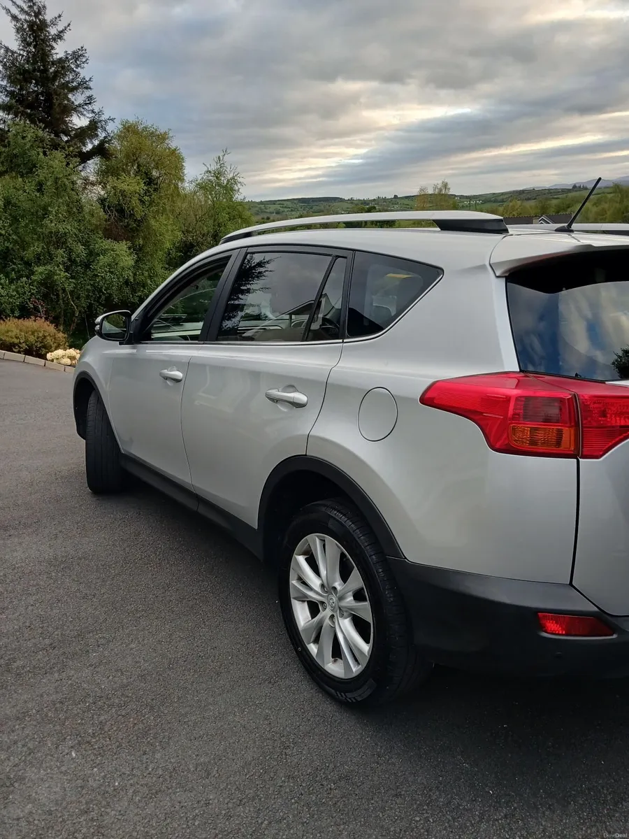 Toyota RAV4 2015 - Image 1