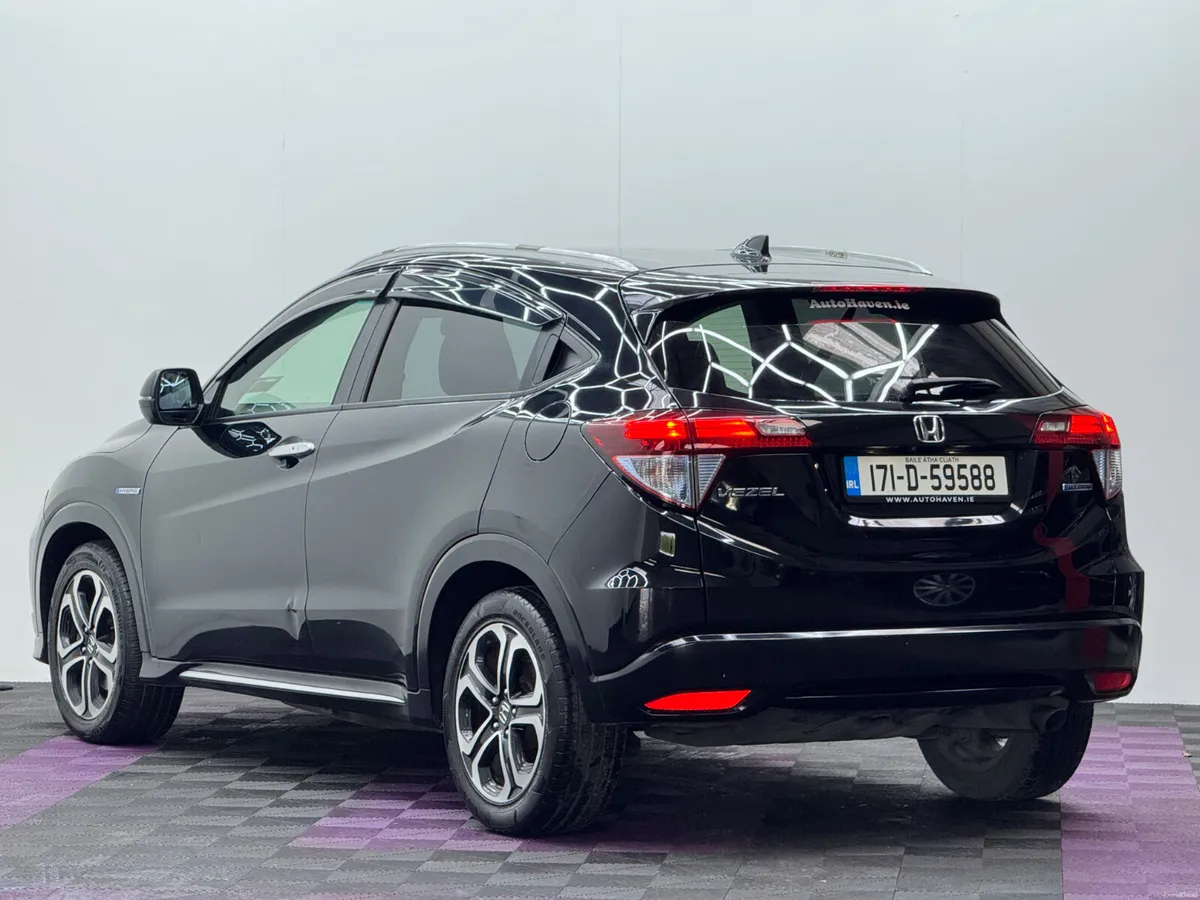 2017 Honda Vezel 1.5 Hybrid, Automatic - Image 4