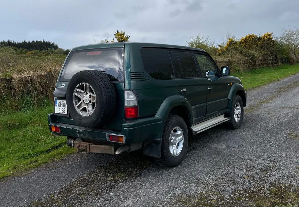Toyota Landcruiser Colorado - Image 3