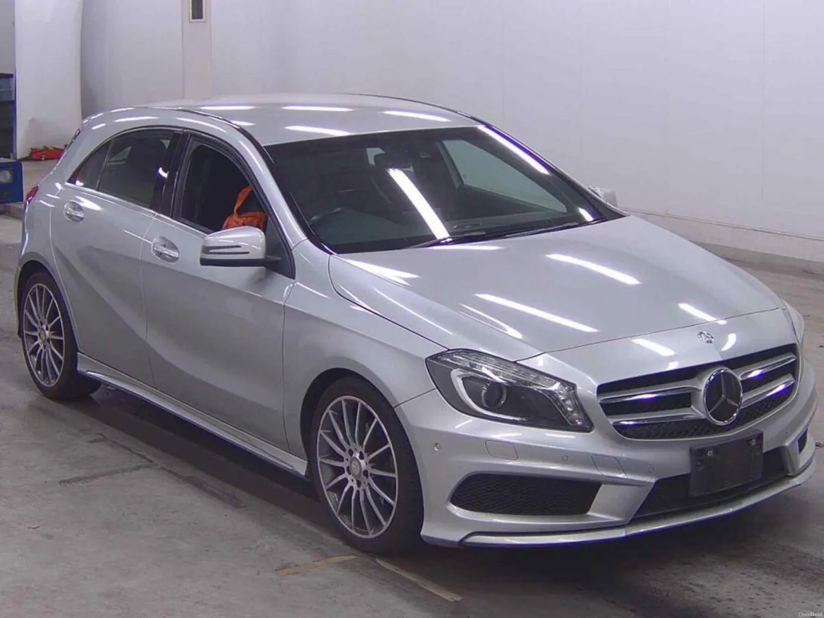 MERCEDES BENZ A180 AMG LINE NIGHT PACK AUTO 2015 - Image 3