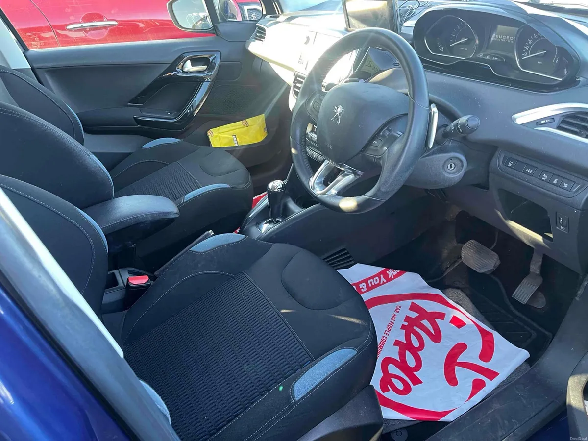 PEUGEOT 208 1.2 PREMIUM AUTO 2015 - Image 4