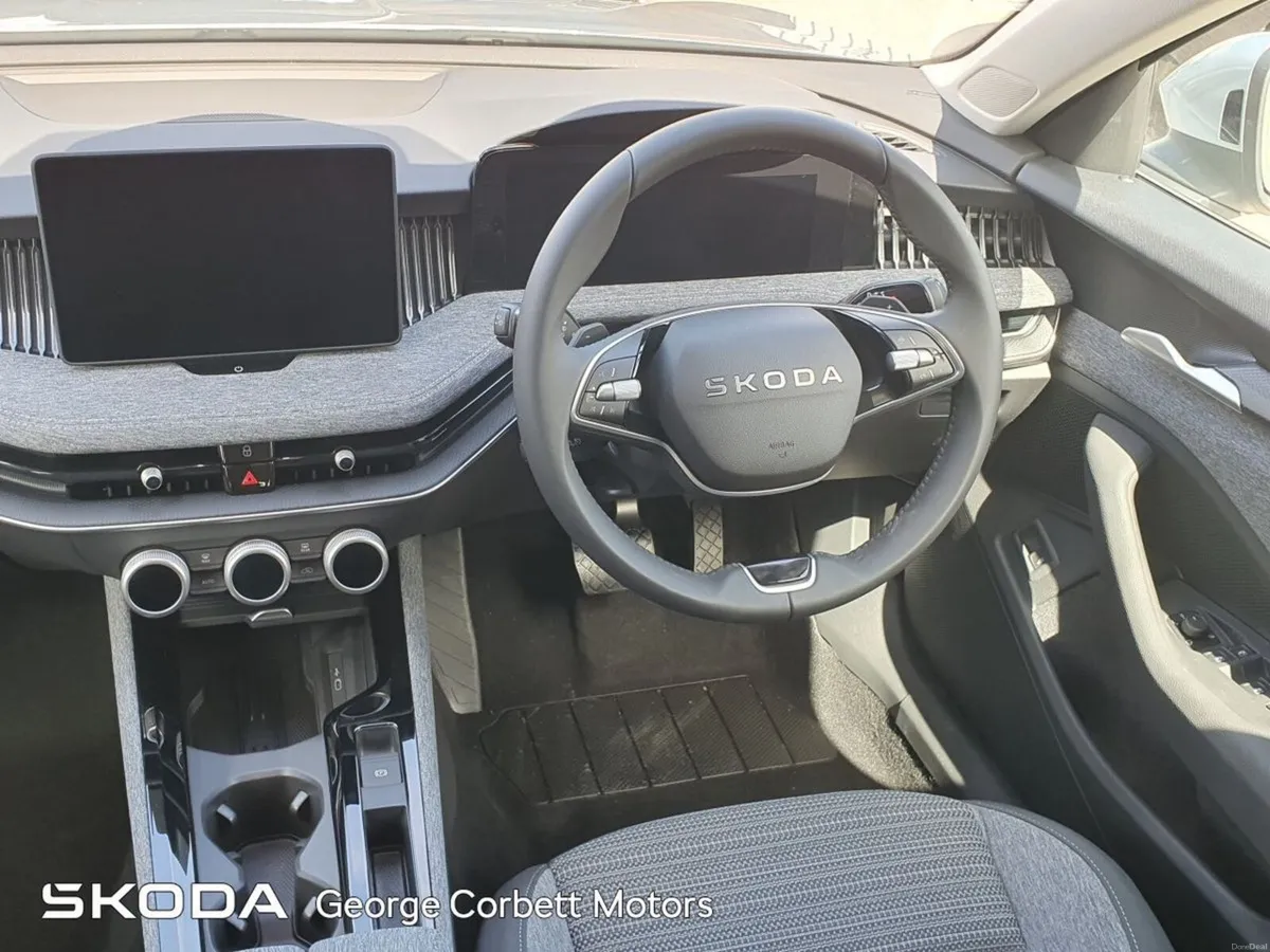 Skoda Superb Selection 2.0TDi DSG - Image 2