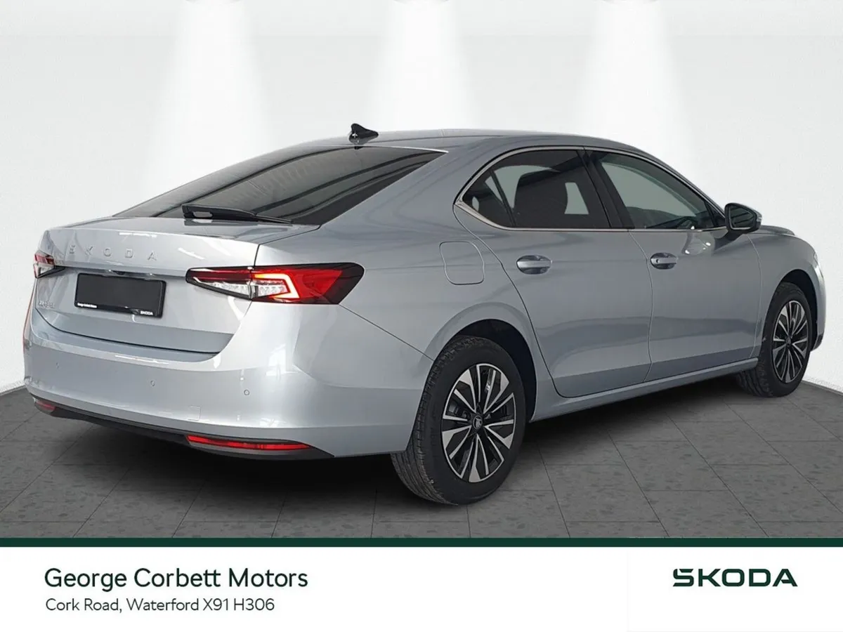 Skoda Superb Selection 2.0TDi DSG - Image 3