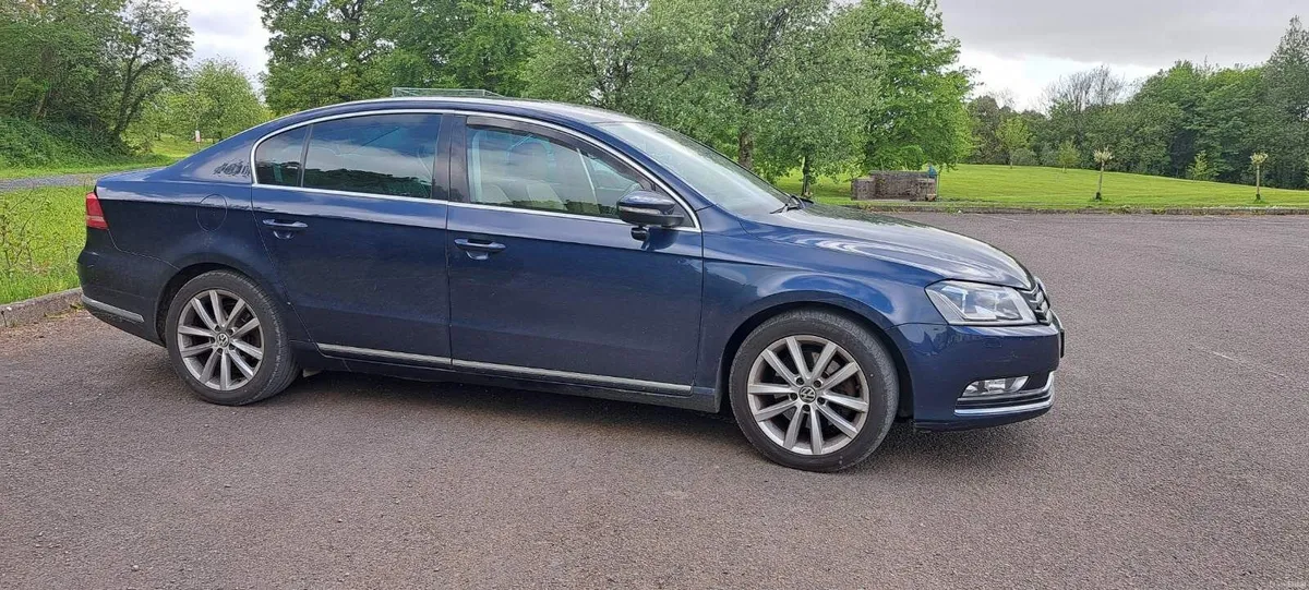 Volkswagen Passat 2014 - Image 2