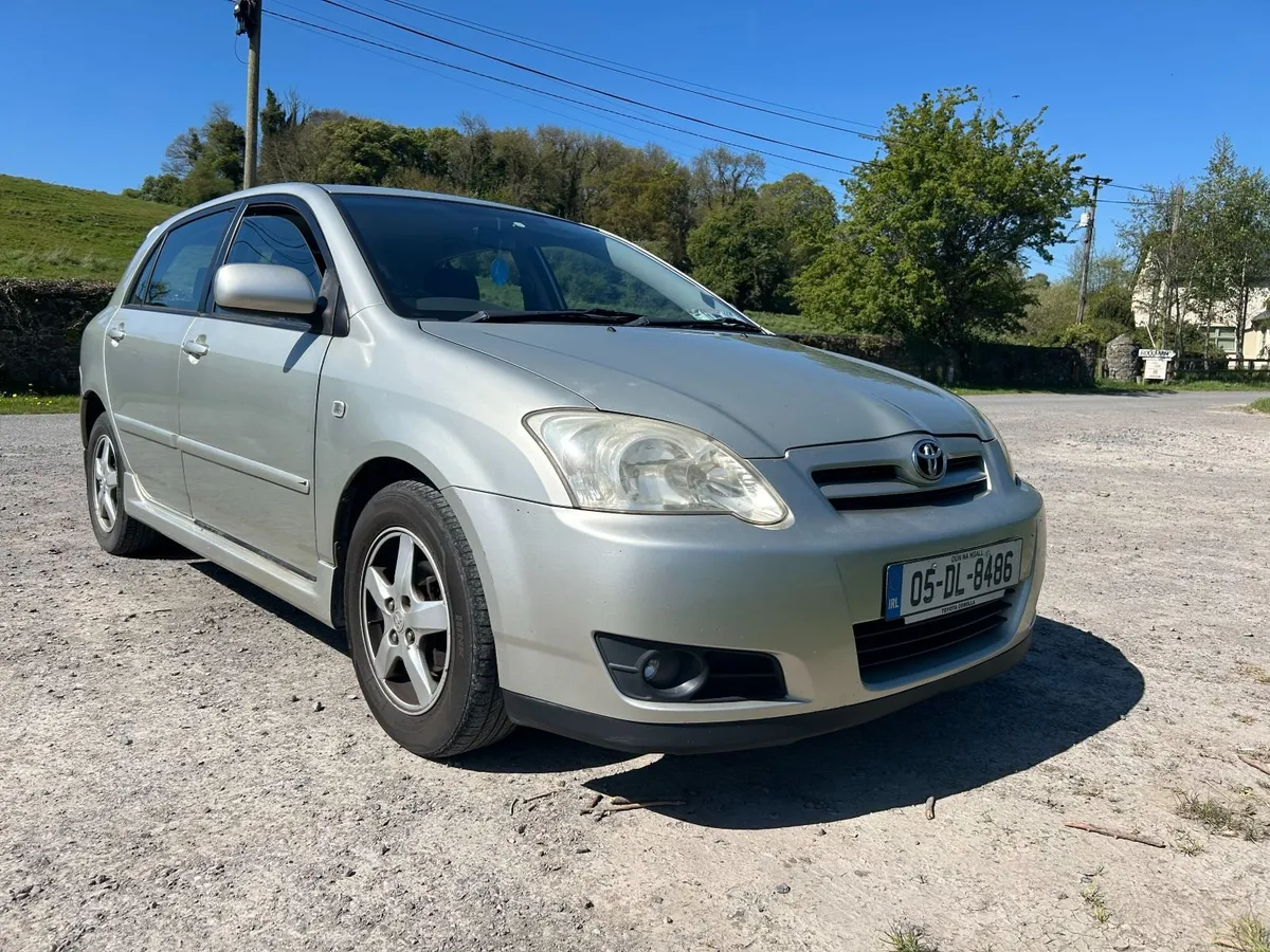 2005 Toyota Corolla hatcback - Image 1