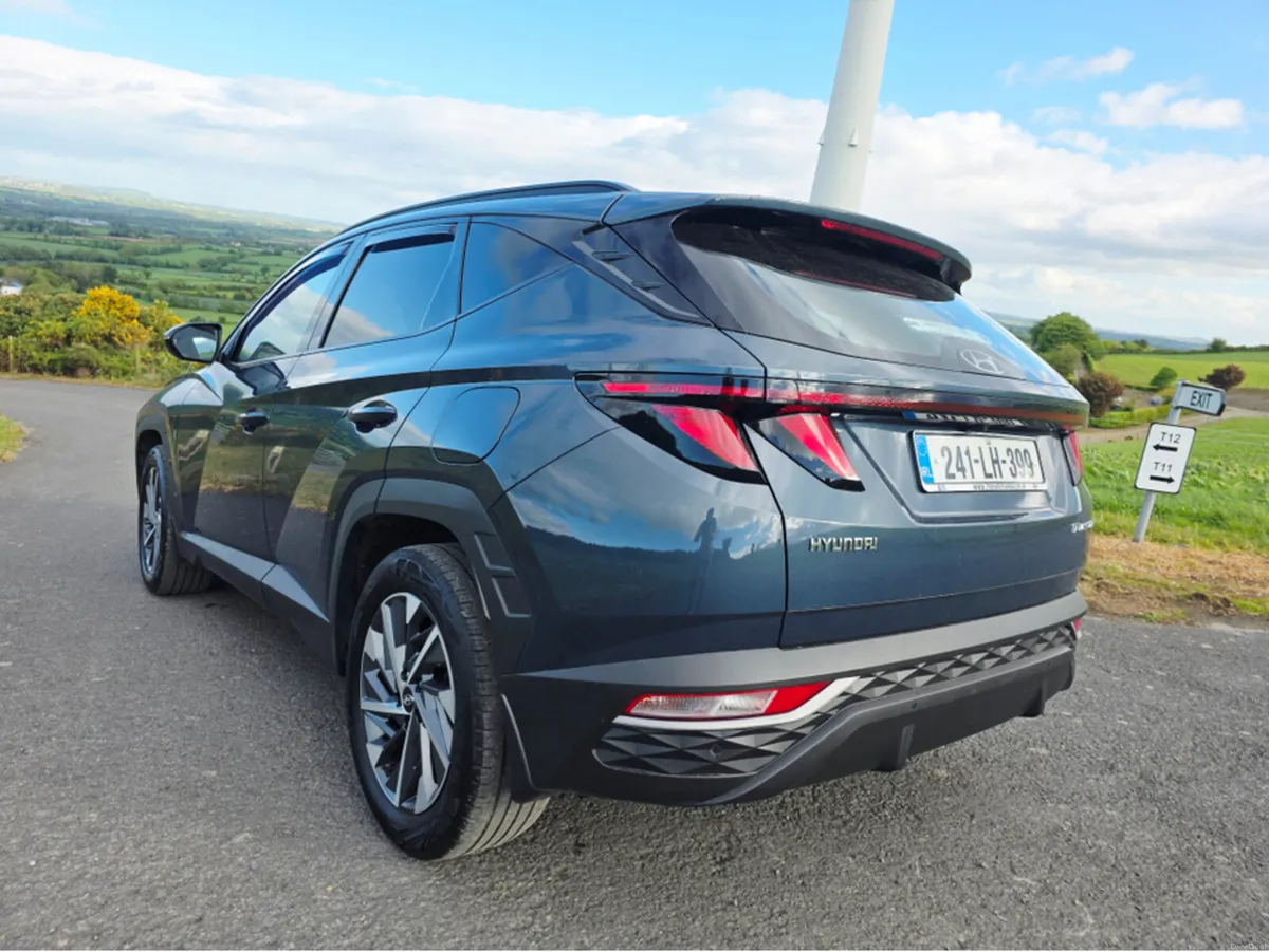 Hyundai Tucson EXECUTIVE 5DR - Image 3
