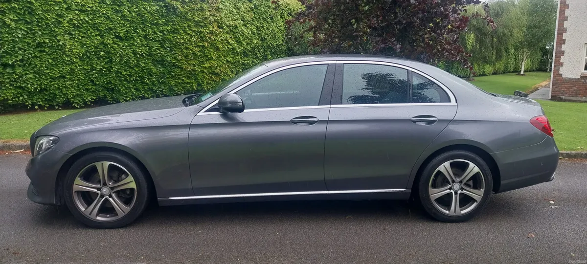 2017 Mercedes-Benz E-Class E220D Avantgarde Auto - Image 4