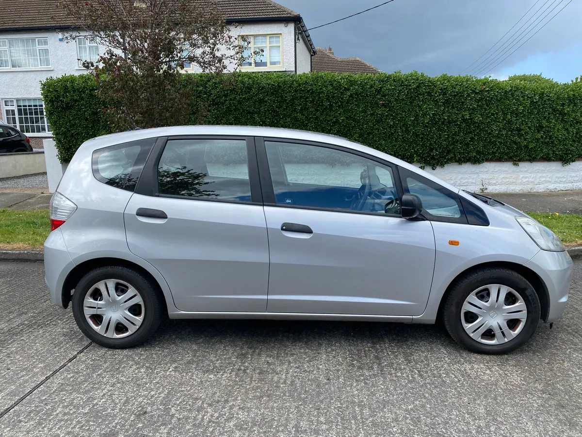 Honda Jazz 2010 NCT 04/27 Spotless - Image 2