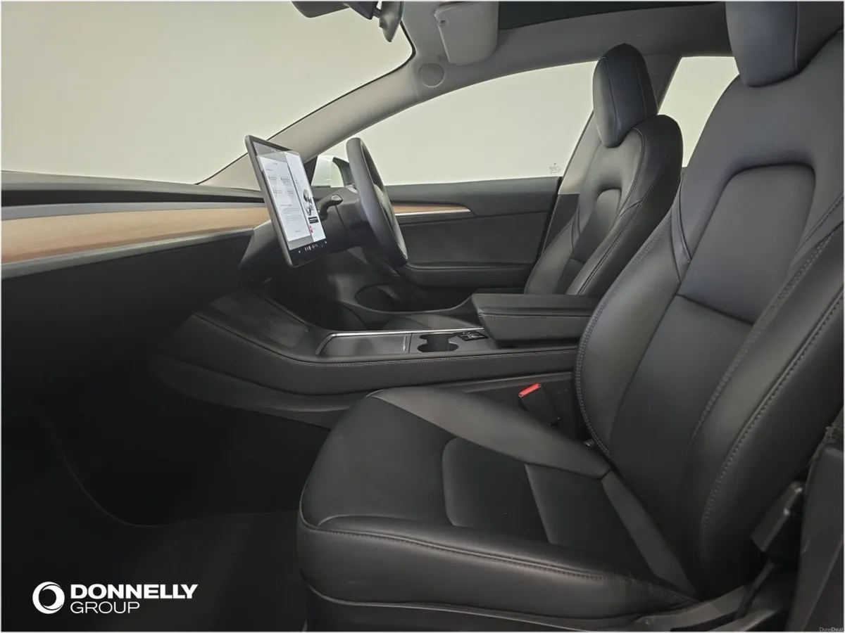 Tesla Model 3 Saloon Long Range - Image 4
