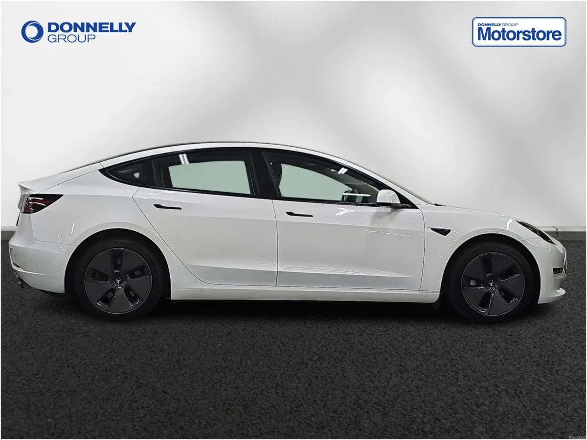 Tesla Model 3 Saloon Long Range - Image 3