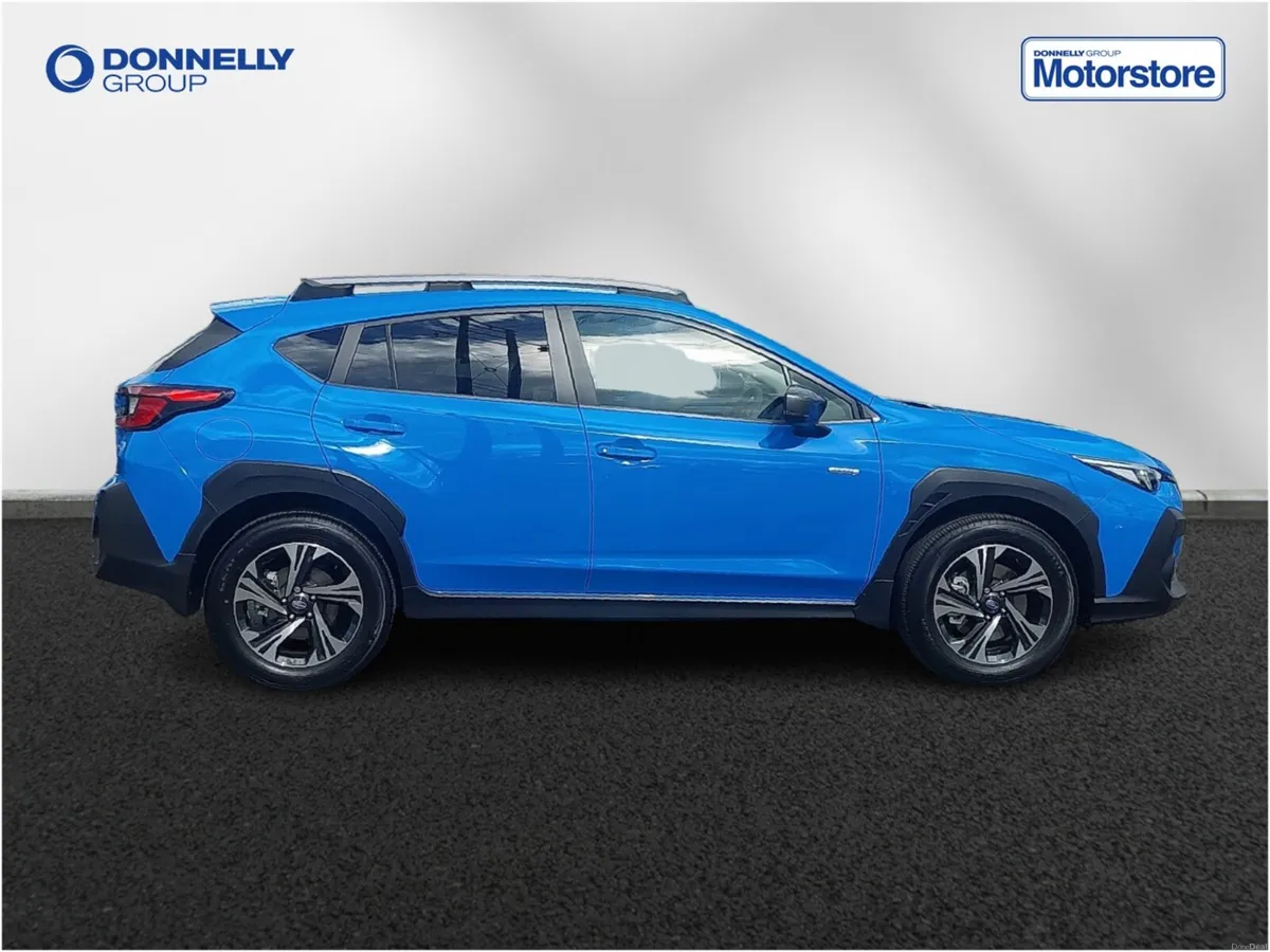 Subaru CROSSTREK Hatchback Limited - Image 3