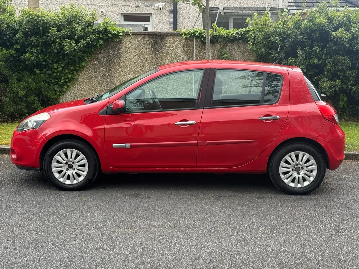 2010 Renault Clio 1.5dci 195kms NEW NCT 05/27 - Image 2