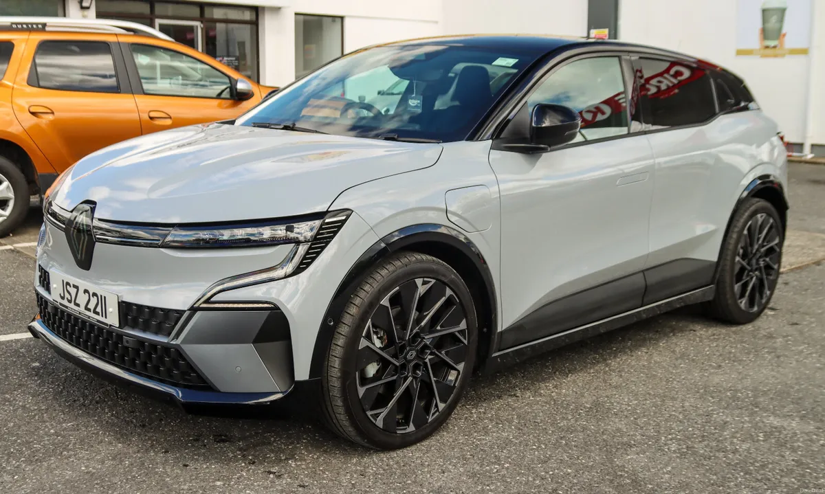 2025 Dec Renault Megane  Techno Esprit Alpine EV - Image 1