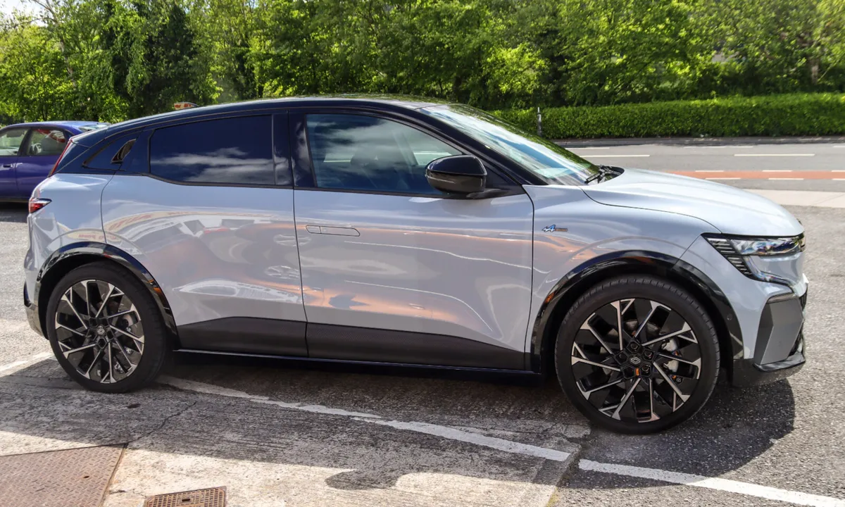 2025 Dec Renault Megane  Techno Esprit Alpine EV - Image 5