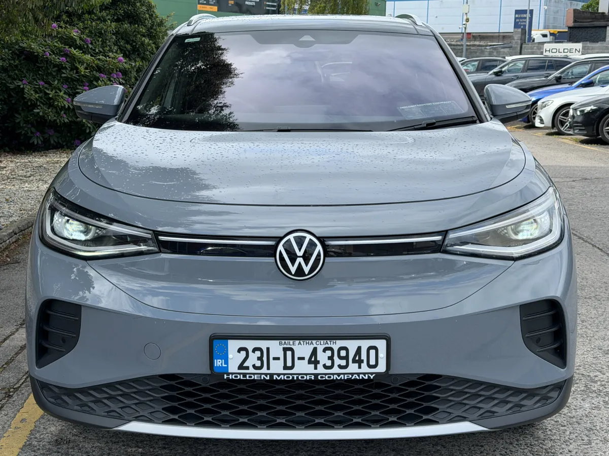 2023 Volkswagen ID.4 PURE. 52KWH. PAN ROOF - Image 4