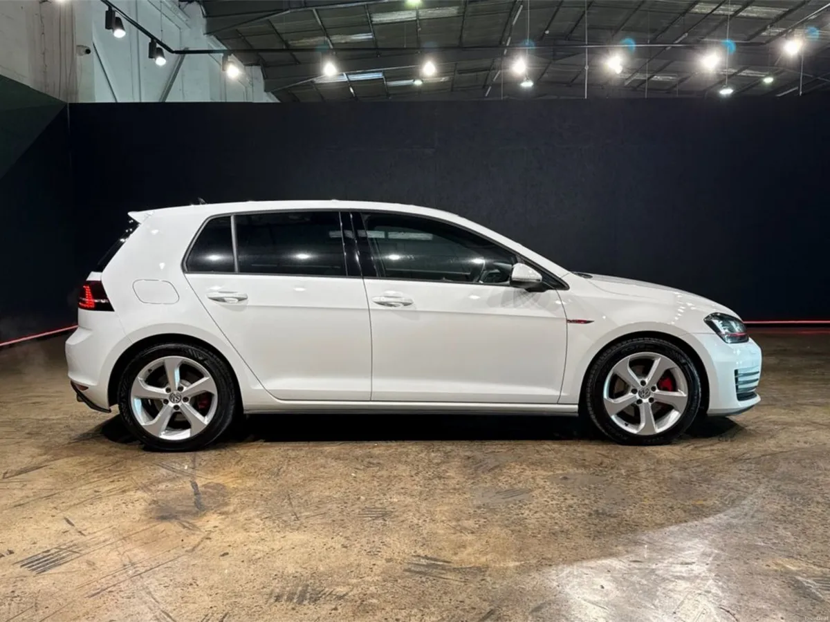 Volkswagen Golf 2.0 AUTOMATIC GTI - FACTORY ALLOYS - Image 3