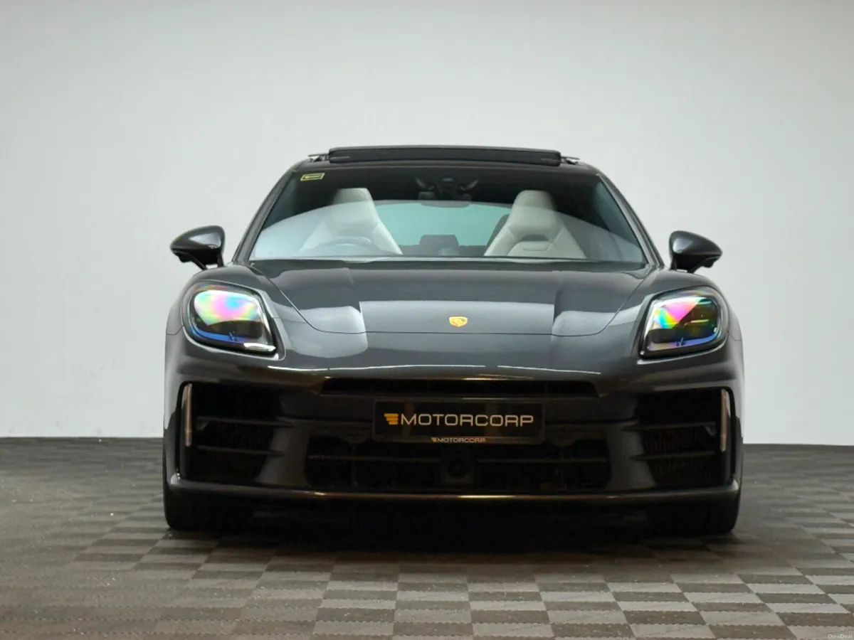 Porsche Panamera 4 PDK E-HYBRID - Image 2