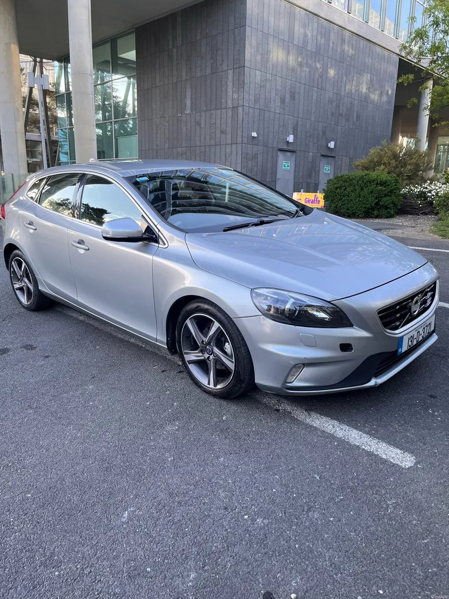 Volvo V40 R-Design/ NEW NCT 07/27 - Image 1