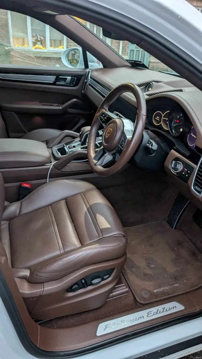 Porsche Cayenne 2022 Coupe e-hybrid - Image 3
