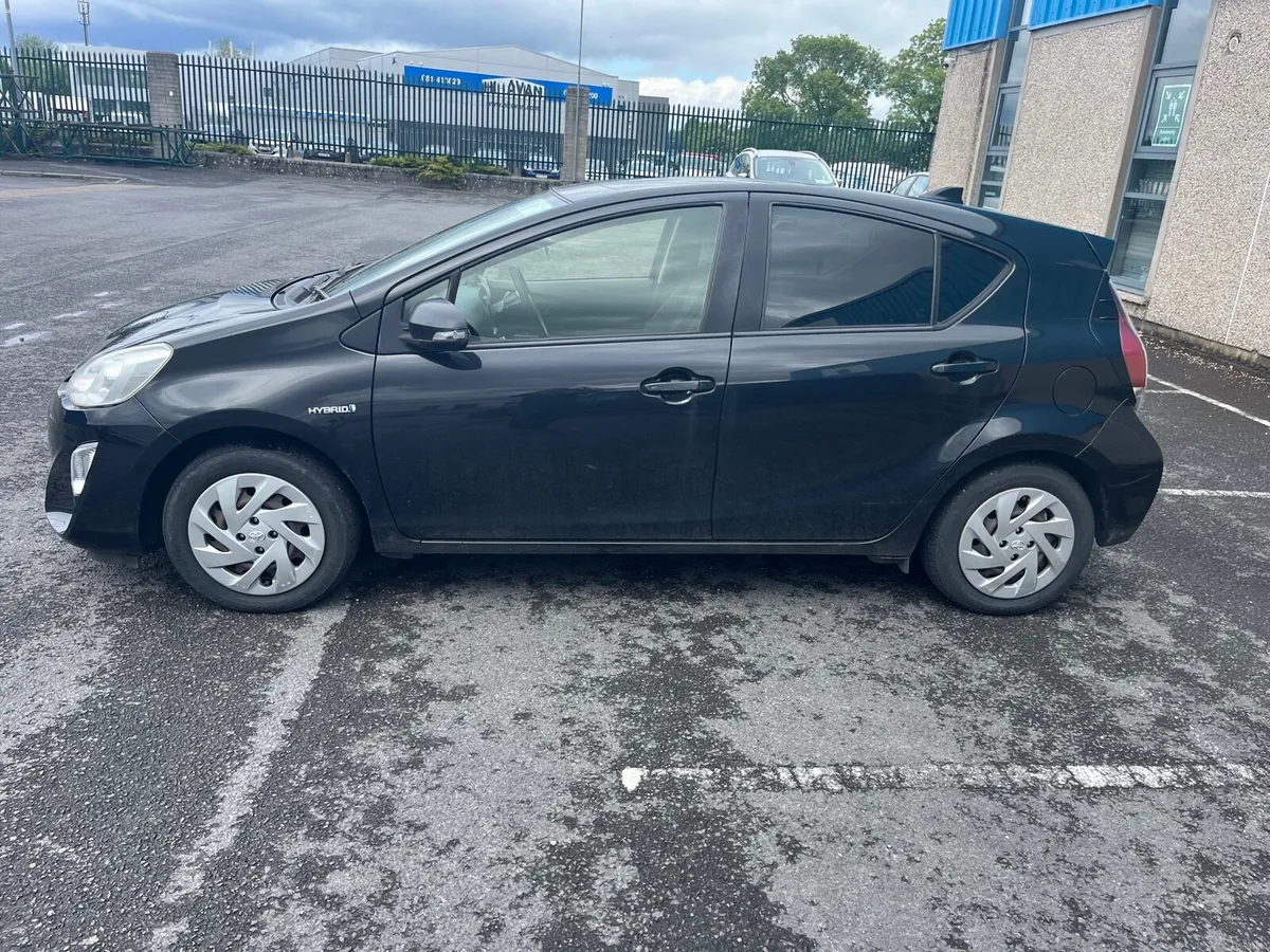 Car - Image 4